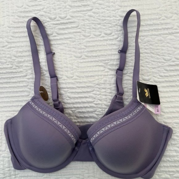 A pair of Wacoal 34 D Perfect Primer Underwire T-Shirt Bras - Picture 9 of 10
